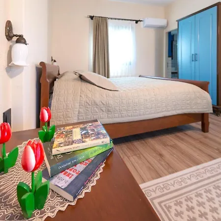 Urla Koestem Mueze Uzunkuyu