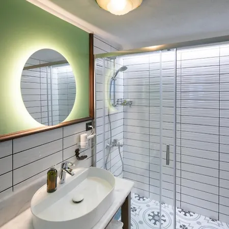 Urla Koestem Mueze Szálloda *