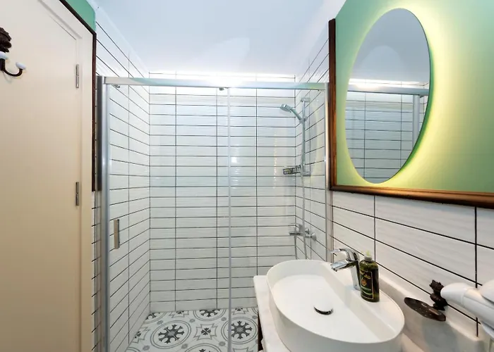 Urla Koestem Mueze * Uzunkuyu