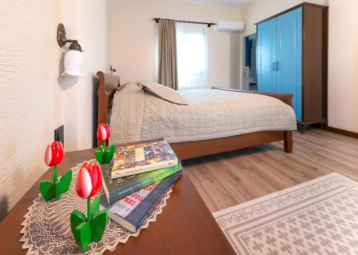 Urla Koestem Mueze Uzunkuyu